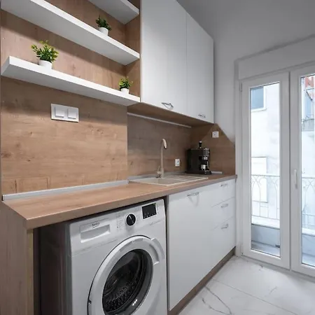 Ivory, Nilie Hospitality Mgmt Apartment